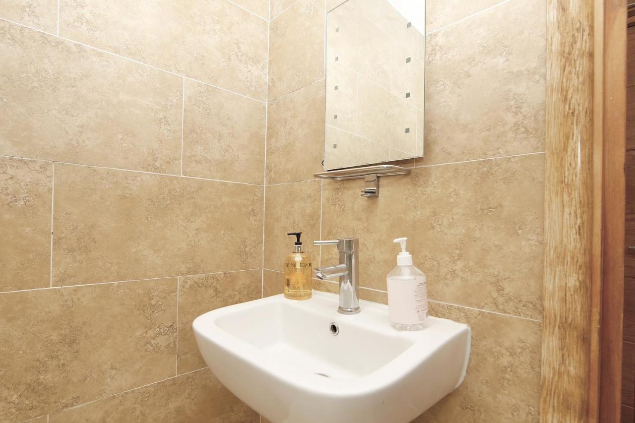 Edgware Hub Hotel London Ngoại thất bức ảnh